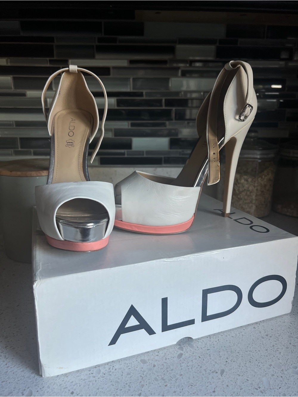 Vintage Aldo Bers White Platform Heels | Y2K | Pink Toe Detail